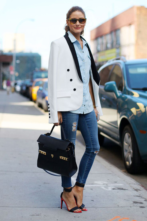 7 cách phối đồ cực chất với quần jean rách như fashionista