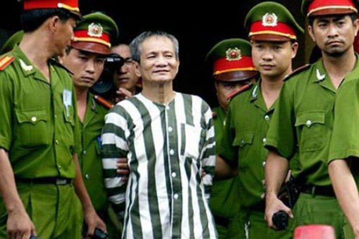 Những “bóng hồng” đã đi qua trong cuộc đời ông trùm Năm Cam (P.1)