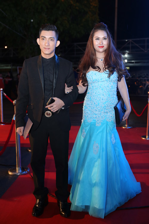 Trang phục xấu của showbiz Việt tuần qua 3