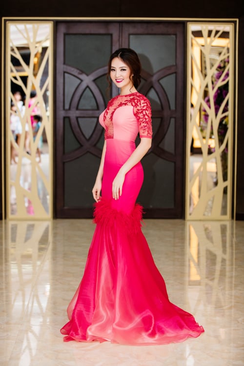 Trang phục xấu của showbiz Việt tuần qua 7