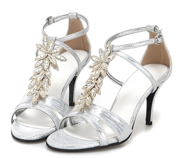 6 mẫu sandal nữ hot nhất 2016 bạn nên sắm ngay kẻo lỡ