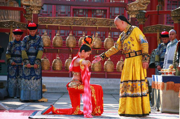 Sở thích kỳ quái “muốn” có được gái trẻ để đắc đạo trường sinh