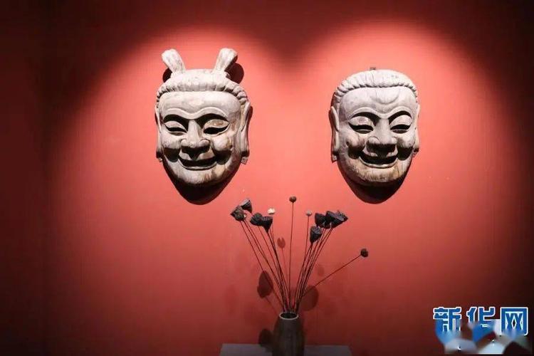 Những cây gỗ như thế này cũng nằm trong rừng nghèo