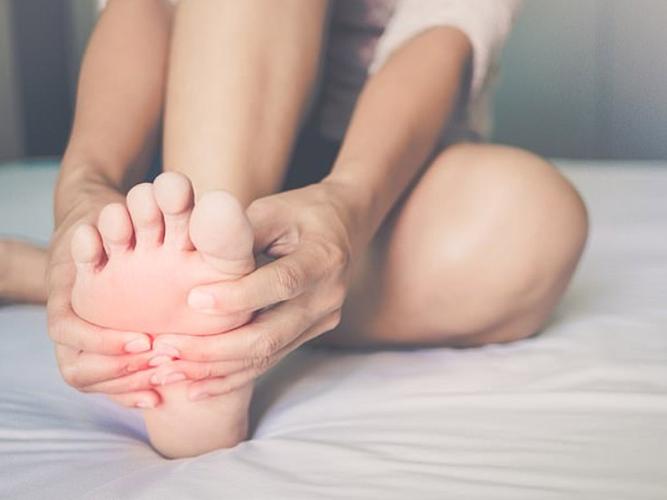 Những bài thuốc từ cây cỏ được bà Tiến dùng để chữa bệnh.
