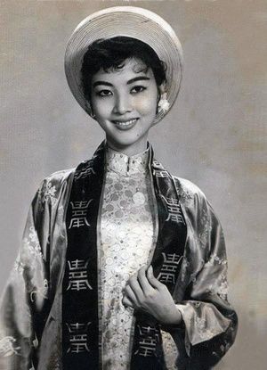 trang điểm cho từng dáng mắt, trang điểm mắt, mắt tam giác