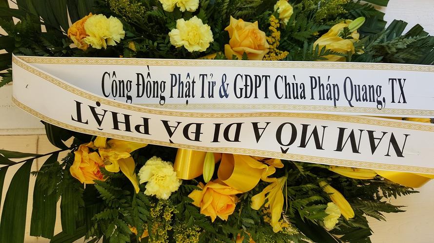 nổ ngực vì bơm Silicon làm căng cơ bắp