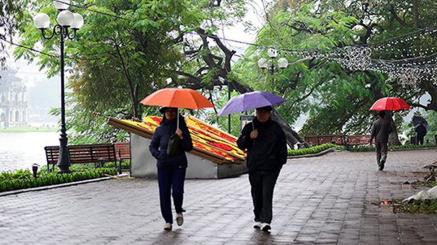 Bắc Bộ mưa rào và dông rải rác.