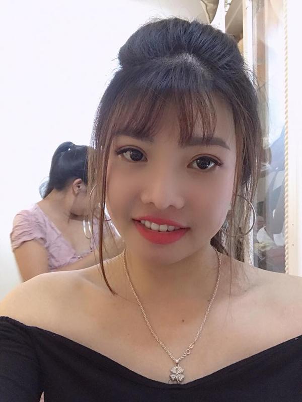 Làn da mịn màng, gương mặt hoàn hảo của Phượng 