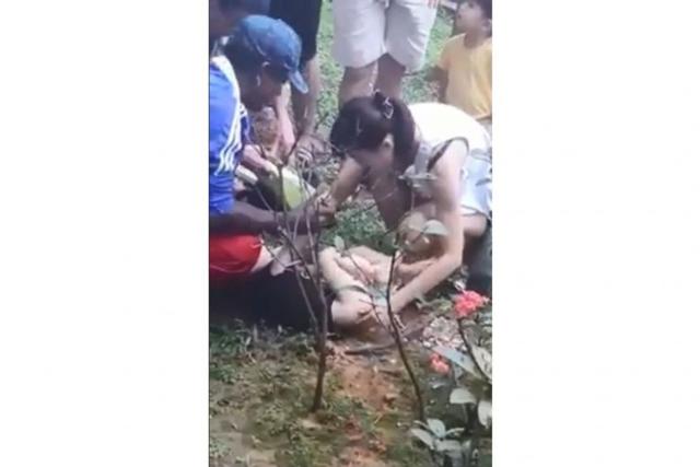 Bé trai bị rơi từ tầng 11 xuống đất sống sót thần kỳ.