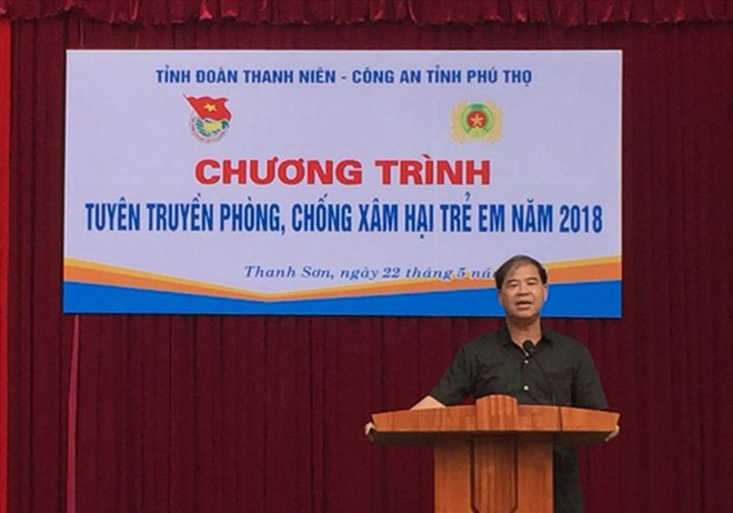 Ông Đinh Bằng My trong một lần thuyết trình về vấn đề xâm hại trẻ em.