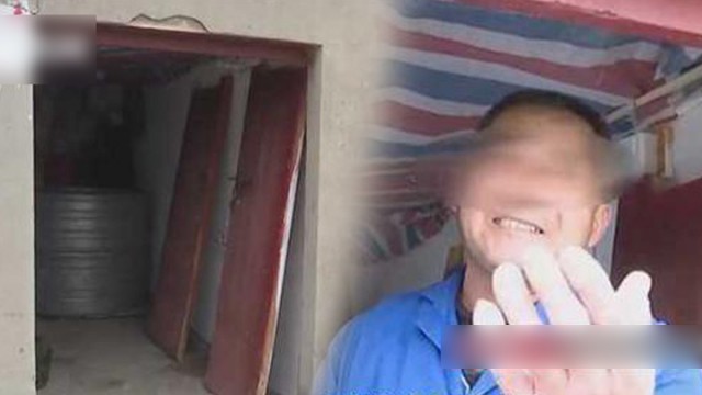 Người đàn ông bị họ hàng chỉ trích vì ép mẹ ngủ ở chuồng lợn.