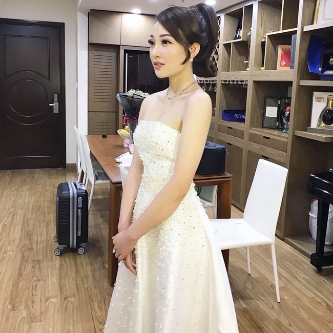 Cô dâu lộng lẫy trong ngày cưới.