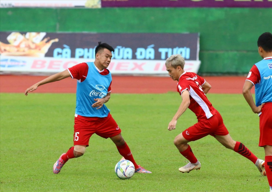 Thành Chung có thể là người thay thế Duy Mạnh ở lượt trận cuối vòng bảng. Ảnh Đ.V