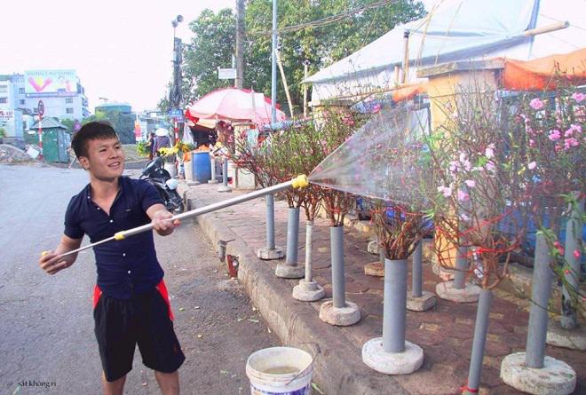 Quang Hải tranh thủ 