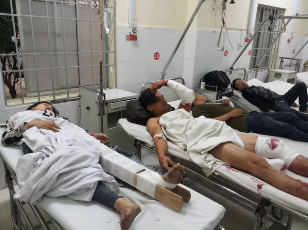 Ngay sau đó, các hành khách bị thương đã được đưa vào bệnh viện cấp cứu.