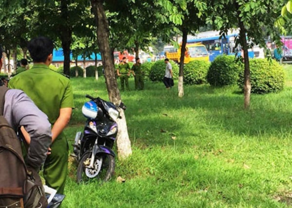 Cha chơi đùa cùng con trong công viên bị đâm chết. Ảnh minh họa.