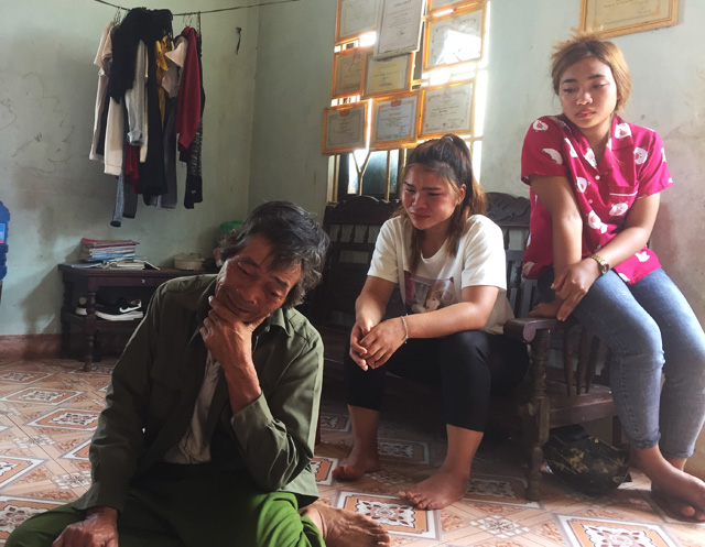 Ông Đoàn Văn Tĩnh lo lắng cho 2 con.