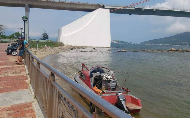Cơ quan chức năng vẫn đang nỗ lực tìm kiếm thi thể bé gái.