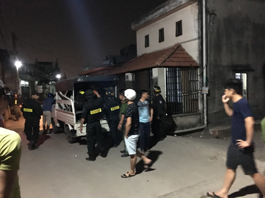 Công an tại hiện trường. Ảnh: C.T