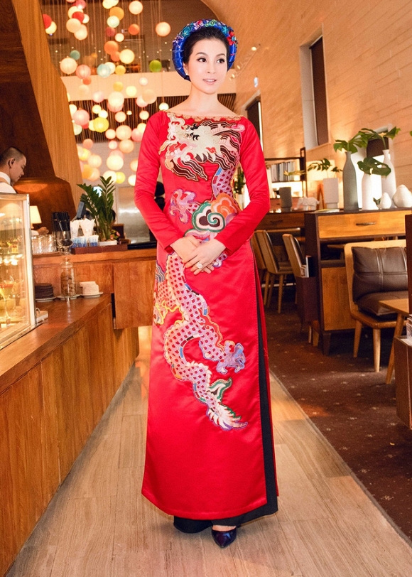 MC Thanh Mai đón tổng thống Pháp 7