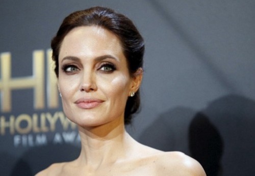 angelina-jolie-sharoncuneta.com