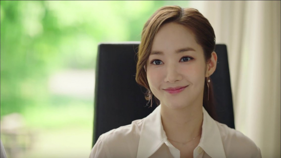 Không ai có thể rời mắt khỏi nàng thư ký vừa xinh đẹp vừa thông minh – Park Min Young