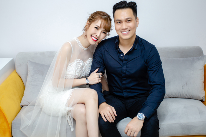Xung quanh nghi án tình cảm vừa qua, cả hai đều nói họ giữ bí mật với người thân về dự án kinh doanh nên mới xảy ra hiểu lầm, khiến bà xã của Việt Anh ghen tuông. Tuy nhiên, họ đã tìm cách giải quyết, hoá giải câu chuyện.