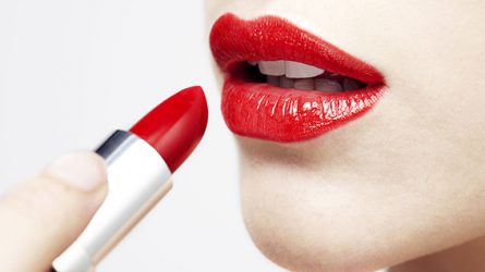 gallery-1442521039-redlipstick-445x250