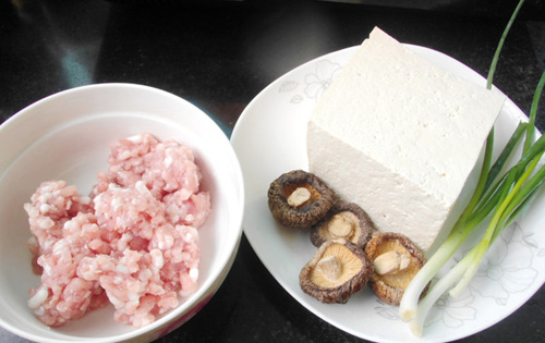 dau-phu-nhoi-thit-quen-ma-van-ngon