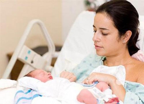 Đầu tháng mà đi thăm gái đẻ là rông 