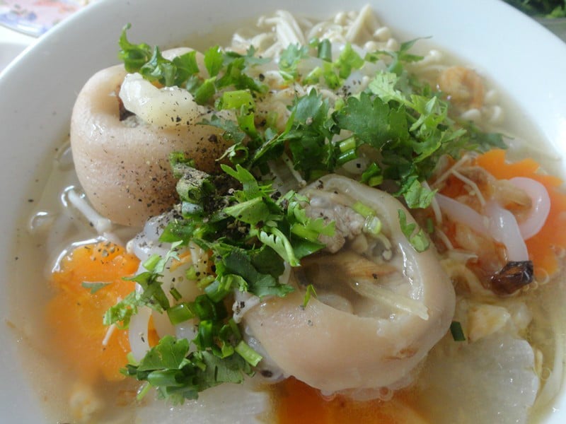 cach-lam-banh-canh-gio-heo-1-phunutoday_vn