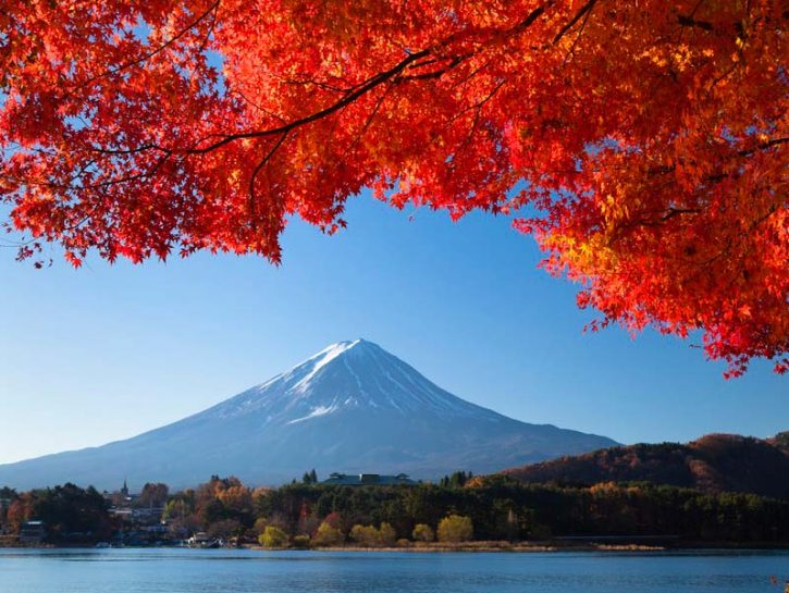 4282526-previsioni-meteo-colori-autunno-giappone-momijigari-rito-antico-725x545