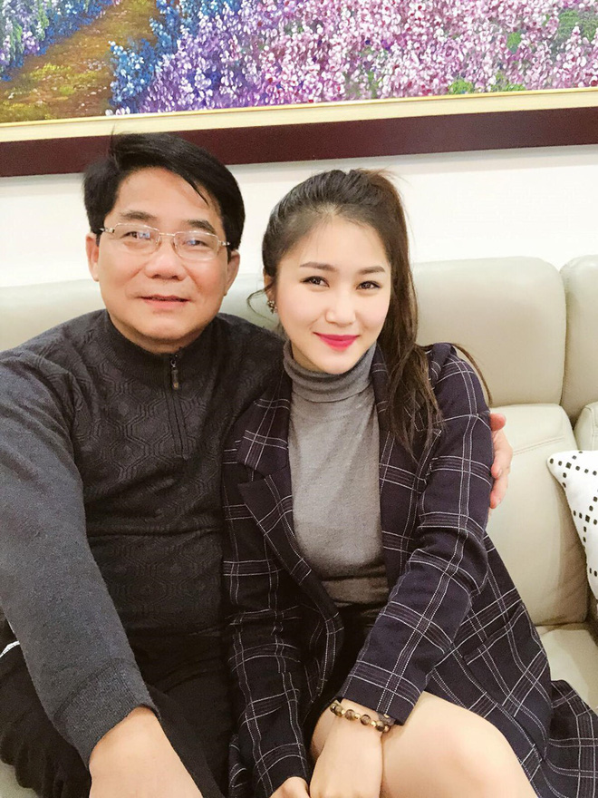 Hương Tràm khoe ảnh chụp cùng bố cùng lời nhắn: 