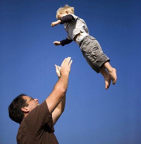 Chỉ vì cha muốn làm con vui, nhưng điều này lại cướp đi sinh mạng của đứa trẻ