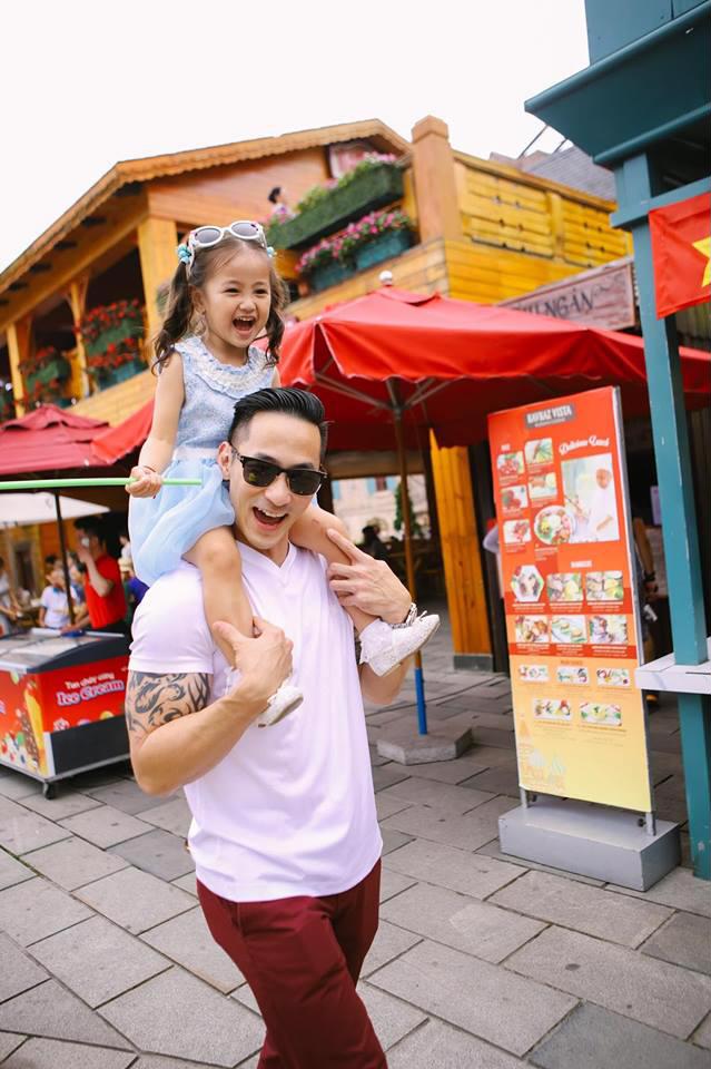 Sau cuộc hôn nhân đầu tiên tan vỡ, Hà Kiều Anh hiện đang hạnh phúc bên người chồng thứ 2 và ba con