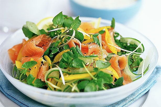 Ông Park gợi ý bổ sung thêm 3 món: salad cá hồi, thịt bò bít tết và lẩu bò shabu shabu kiểu Nhật.