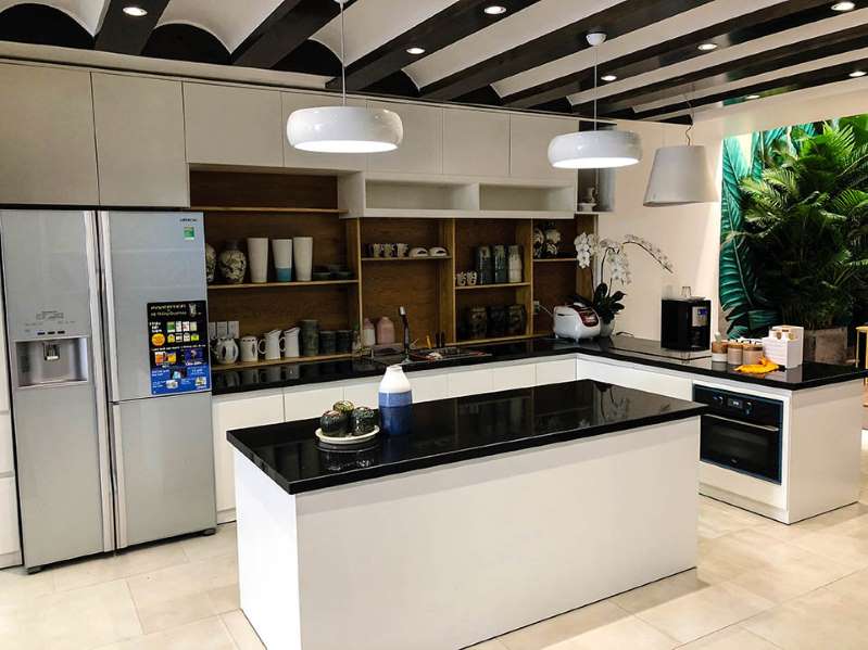 Căn nhà được trang bị đầy đủ các thiết bị, dụng cụ nấu nướng và có không gian khá rộng rãi.