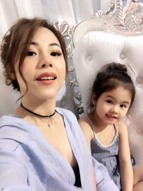 Cuộc hôn nhân lần 1 không mấy hạnh phúc, Lan Phương đã quyết định ly hôn nhiều năm và hiện giờ sống với con gái nhỏ khá xinh xắn. Nhiều người nhận xét rằng, nữ MC này là đại diện cho câu nói: 