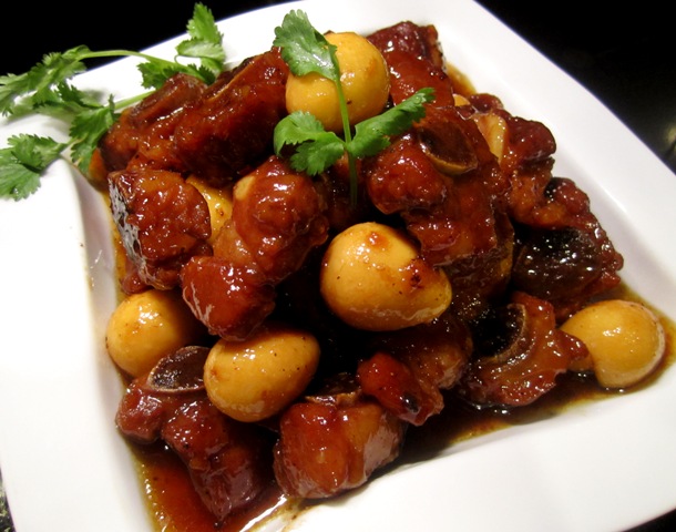 cach-lam-thit-kho-tau-thom-ngon-khong-beo-khi-ngam-qua-nuoc-phen-chua-truoc-khi-kho