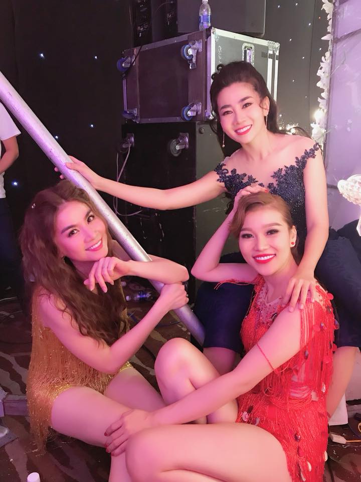 Mai Phương xuất hiện nổi bật cùng đồng nghiệp
