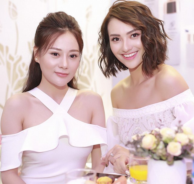 Phương Oanh cùng đọ sắc với Hồng Quế và được đánh giá: Trẻ hơn cả chục tuổi  