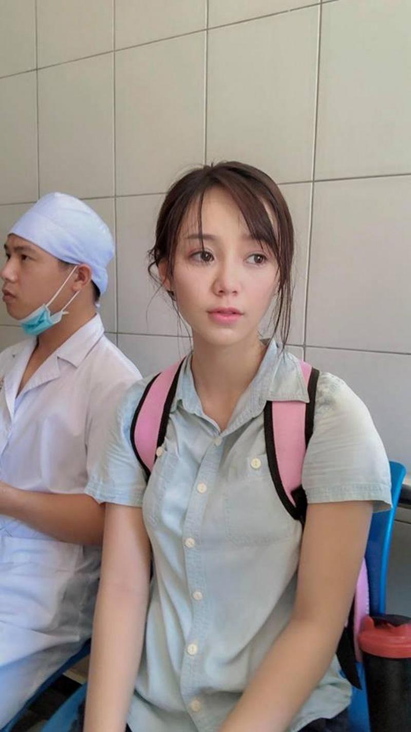 Với Mừng SHBET phiên bản mới 2025 căng mịn không khuyết điểm, không son phấn, chỉ để mặt mộc nhưng Đào vẫn vô cùng tươi tắn.