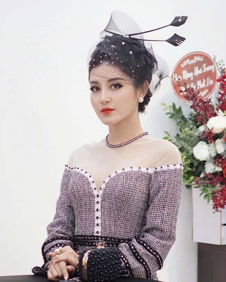 11