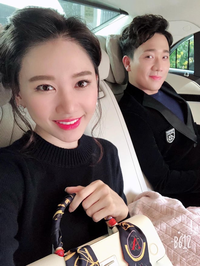 So sánh giữa 2 cặp lông mày này, các fan có thể dễ dàng thấy được sự khác biệt một trời một vực