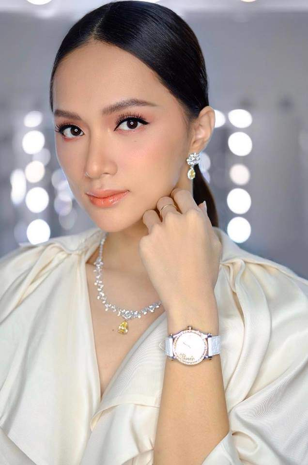 huong-giang-chinh-la-nang-hoa-hau-chua-bao-gio-makeup-xau-du-chi-mot-lan-46076583_2082951135102014_1303447305034137600_n-1544006033-745-width636height960
