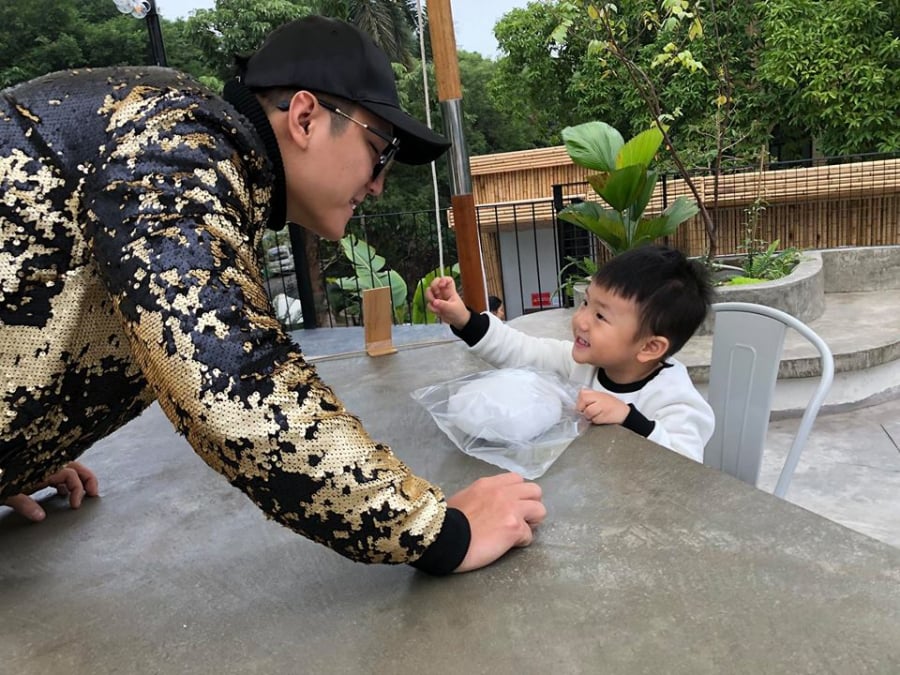 noi-thu-quynh-gia-doi-can-tro-viec-gap-con-day-la-cach-chi-nhan-doi-xu-voi-con-trai-26734347_10214833717773992_8275432527324507485_n-1544688090-646-width960height720