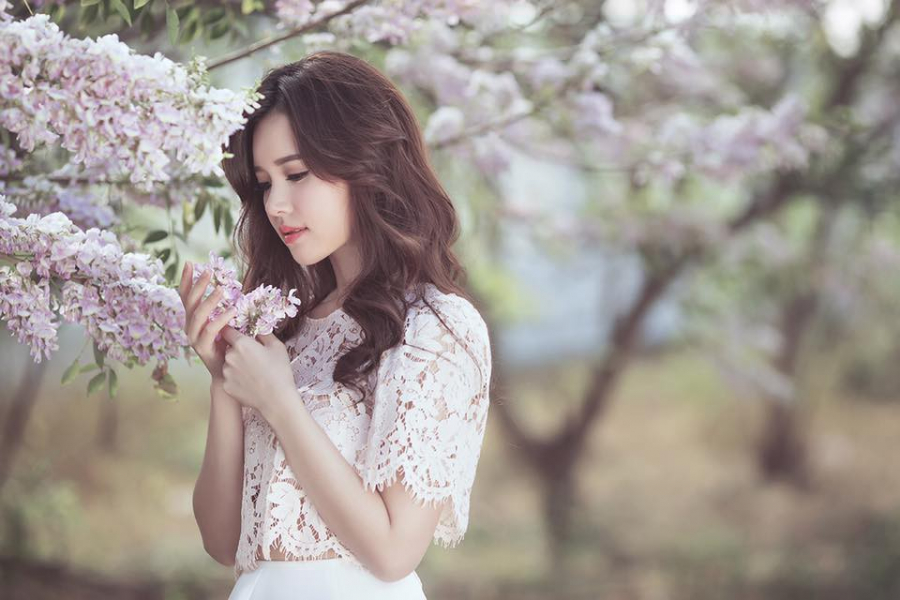 3025249-con-giap-nu-cuc-hut-dan-o-0