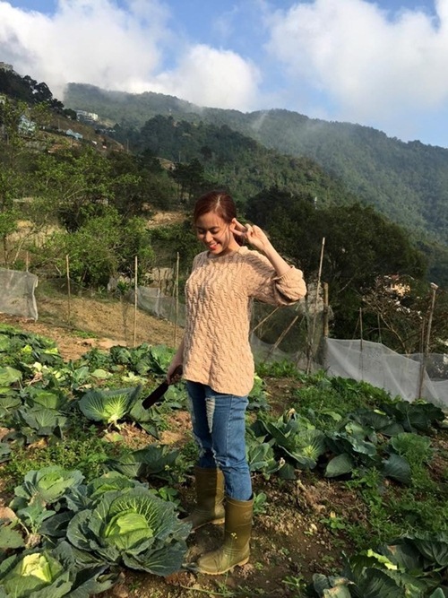 hoang-thuy-linh-khoe-biet-thu-tren-tai-que-noi-tam-dao-rau1-1473909485-width500height667