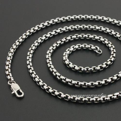 Losiri nhận được sự thu hút của các nữ du khách xinh đẹp