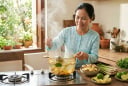 Gừng sả pha đơn giản tại nhà: Thức uống hỗ trợ gan hoạt động hiệu quả trong ngày nóng